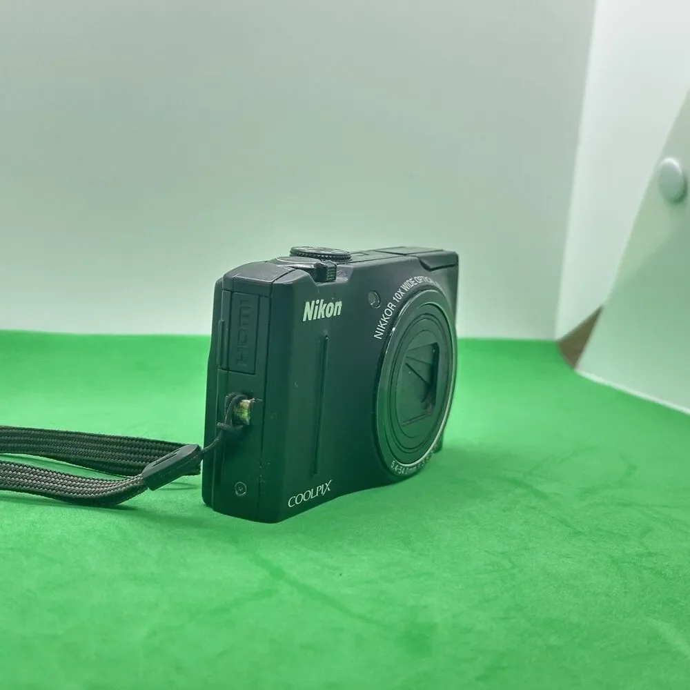 Nikon COOLPIX S8100 Digital Camera 12.1MP 10x Zoom: FOR PARTS NOT WORKING